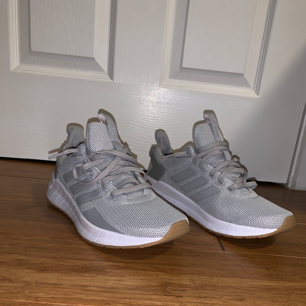 Adidas Tennis Shoes